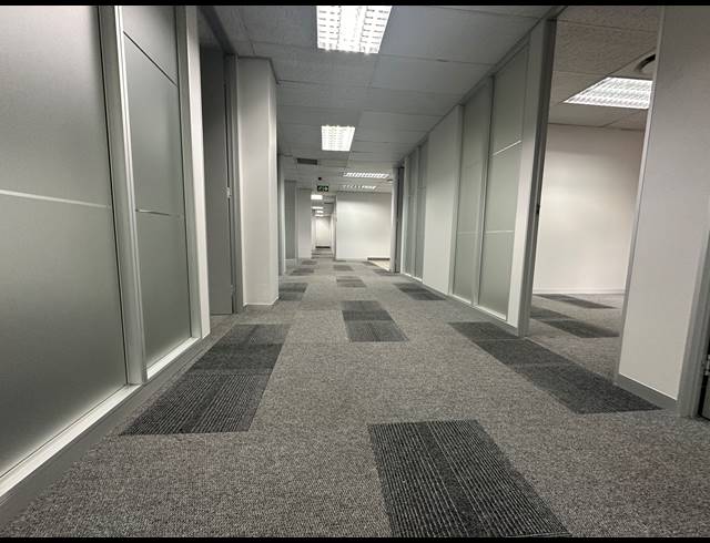 5,800M² OFFICE FOR SALE IN SUNNINGHILL